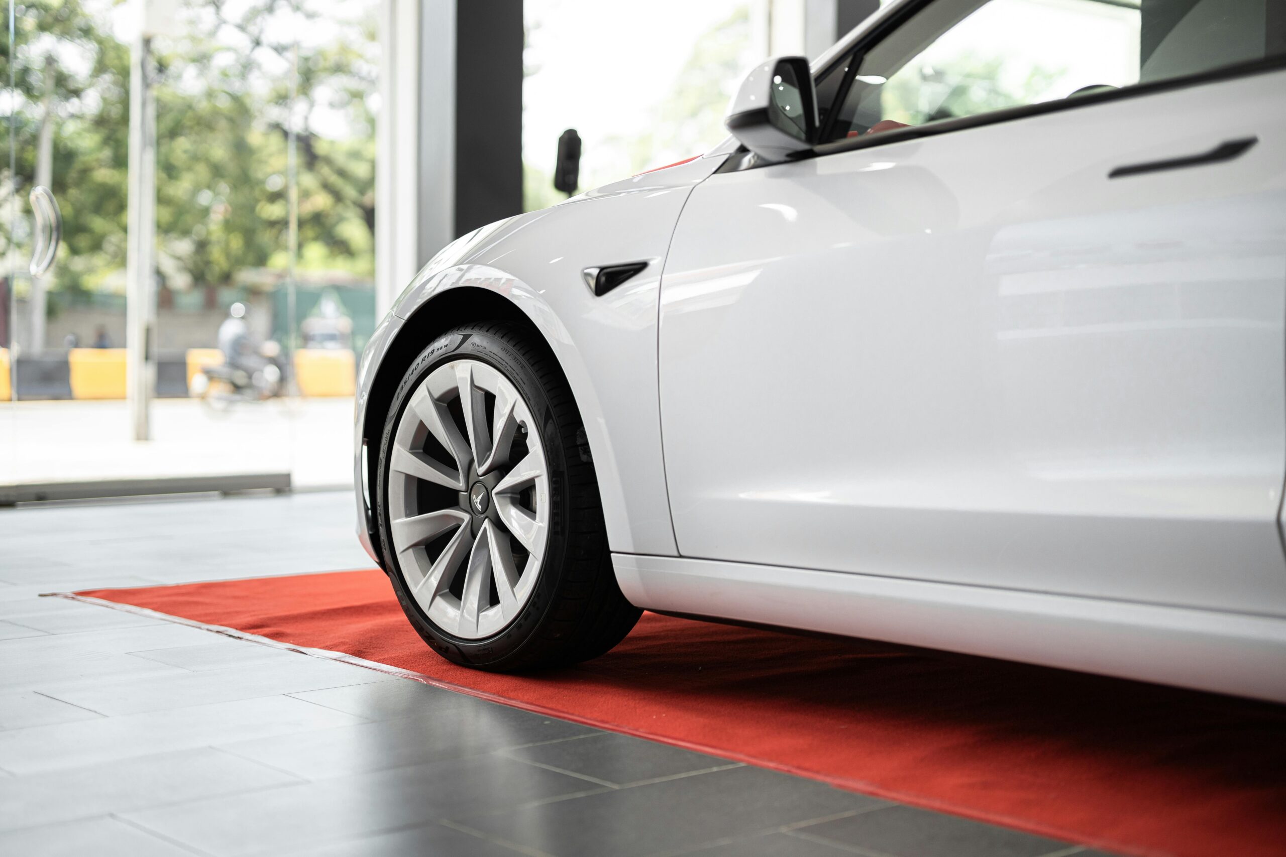 Pros and cons of financing a car through a dealership